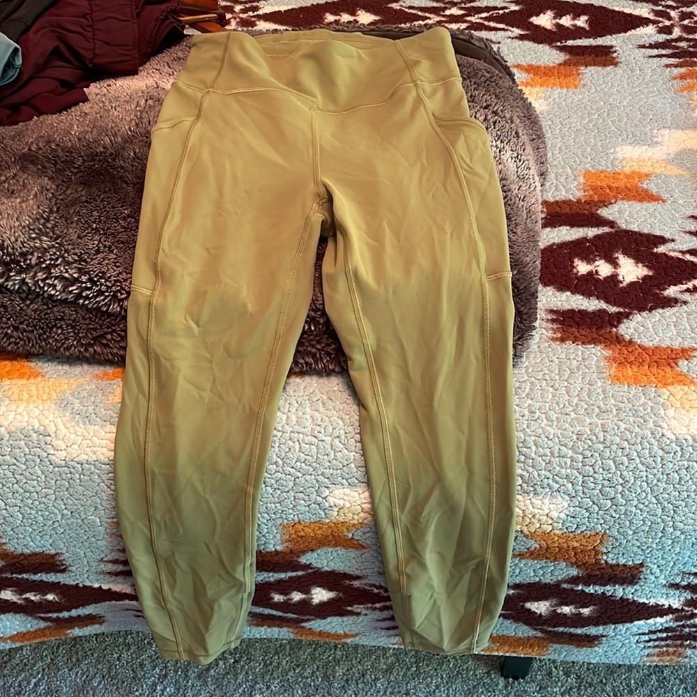 Lululemon leggings - green - size 6 - never worn!!!